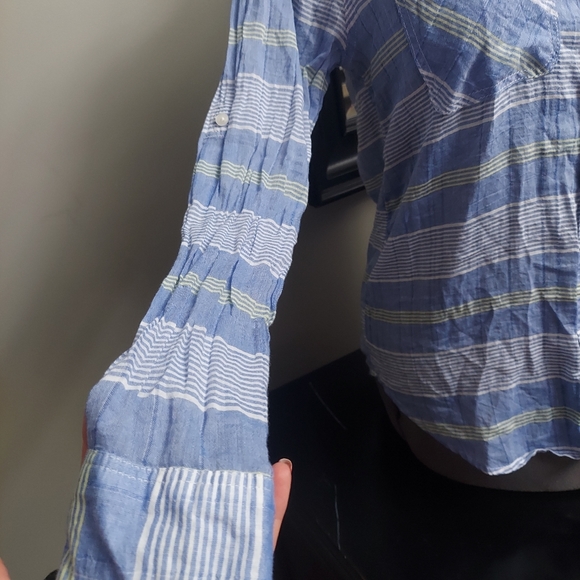 AE Boyfriend Cut Button Down Longsleeeve Shirt - Picture 4 of 10